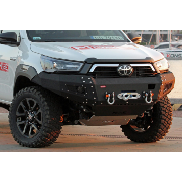 PŘEDNÍ PEVNOSTNÍ HLINÍKOVÝ NÁRAZNÍK - Toyota Hilux 2015+