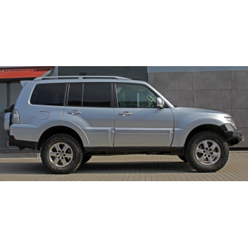 PŘEDNÍ PEVNOSTNÍ NÁRAZNÍK - MITSUBISHI PAJERO IV 06-15