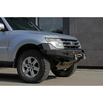 PŘEDNÍ PEVNOSTNÍ NÁRAZNÍK - MITSUBISHI PAJERO IV 06-15