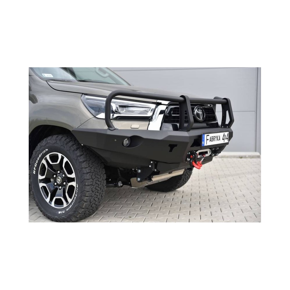 BULLBAR PRO PŘEDNÍ PEVNOSTNÍ NÁRAZNÍK - TOYOTA HILUX 2020-