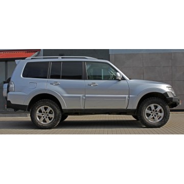 ZADNÍ PEVNOSTNÍ NÁRAZNÍK MORE 4X4 - MITSUBISHI PAJERO IV 06+