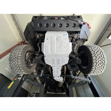 HLINIKOVÝ KRYT MOTORU PRO PEVNOSTNÍ NÁRAZNÍK - TOYOTA J200