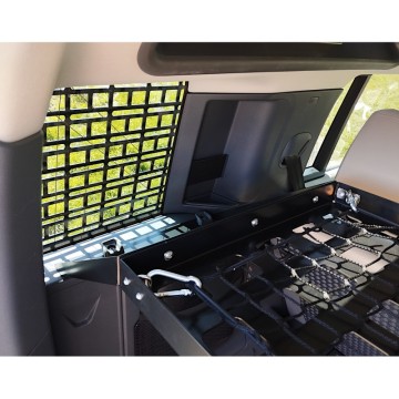 POLICE NA PŘÍSLUŠENSTVÍ DO ZAVAZADLOVÉHO PROSTORU DEFENDER 110 L663 (OD 2020)