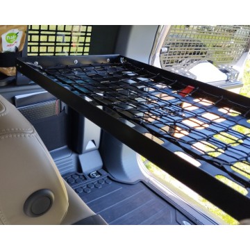 POLICE NA PŘÍSLUŠENSTVÍ DO ZAVAZADLOVÉHO PROSTORU DEFENDER 110 L663 (OD 2020)