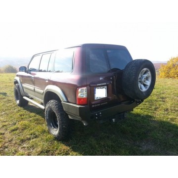 Zadní pevnostní nárazník Nissan Patrol Y61