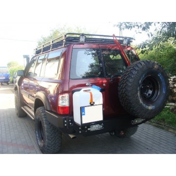 Zadní pevnostní nárazník Nissan Patrol Y61