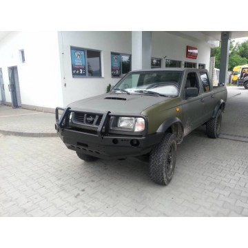 Přední pevnostní nárazník Nissan Navara D22 (97-00)