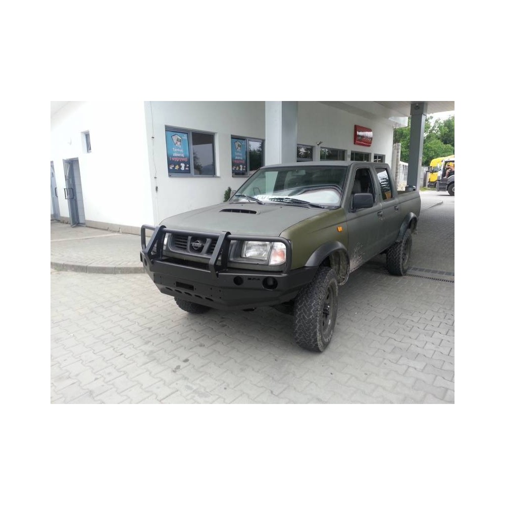 Přední pevnostní nárazník Nissan Navara D22 (97-00)