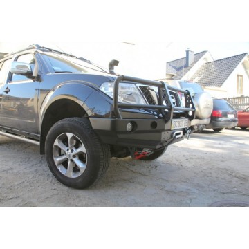 Přední pevnostní nárazník Nissan Navara D40 (05-) s bullbarem