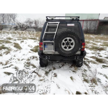 ZADNÍ PEVNOSTNÍ NÁRAZNÍK - PAJERO II S PLASTOVÝMI LEMY